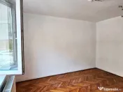 Apartament 3 camere decomandate,etaj 1,loc parcare si boxa,C.Romanului 