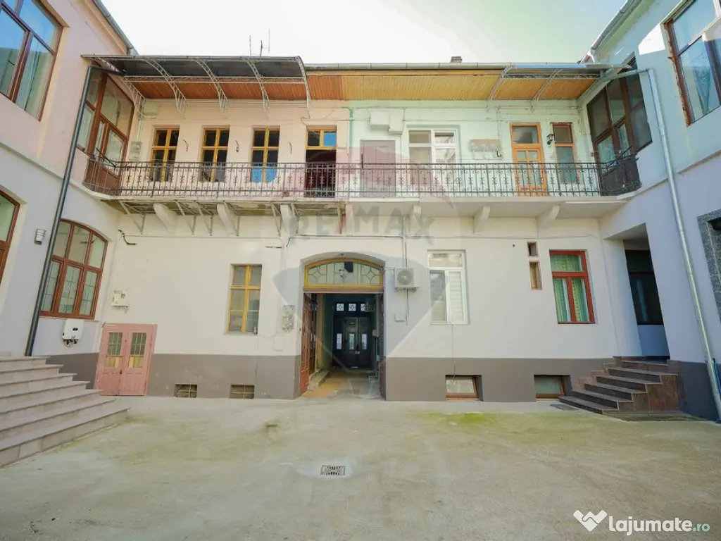 Apartament cu 3 camere de vânzare, ultracentral