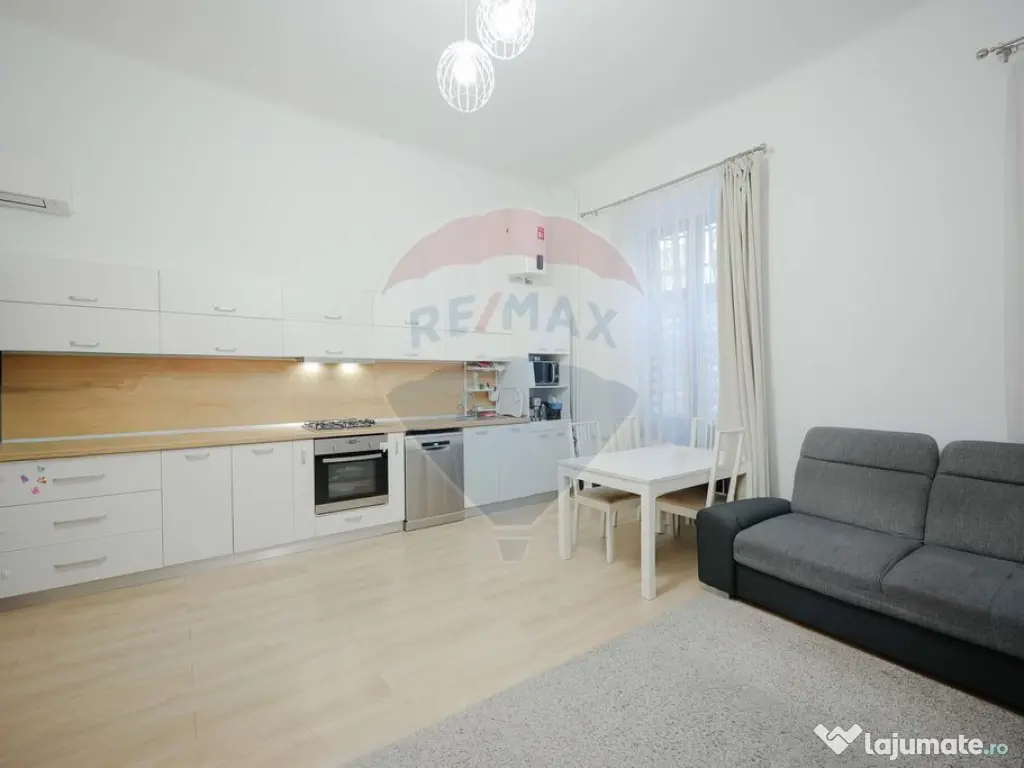 Apartament cu 3 camere de vânzare, ultracentral