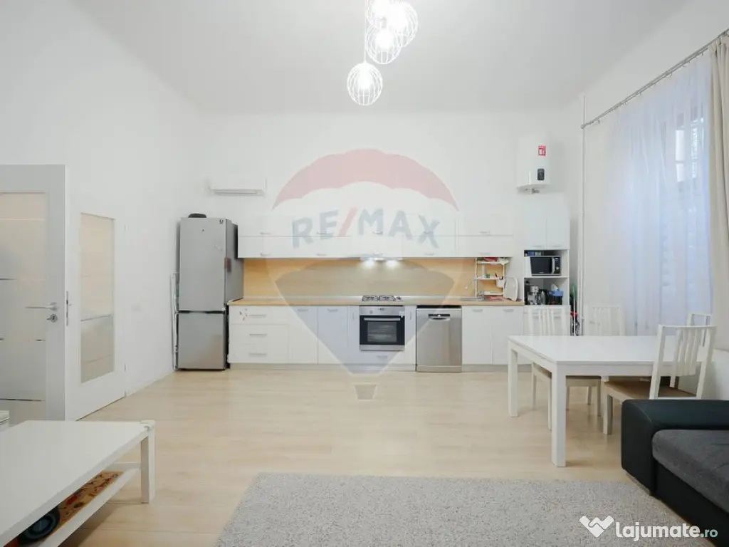 Apartament cu 3 camere de vânzare, ultracentral