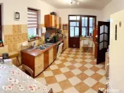 Proprietate com.Girov,compusa din casa,anexe si 8800 mp teren 