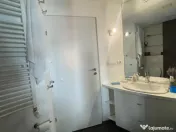 Unirii in Y-uri, 2 camere, decom., etaj 1 