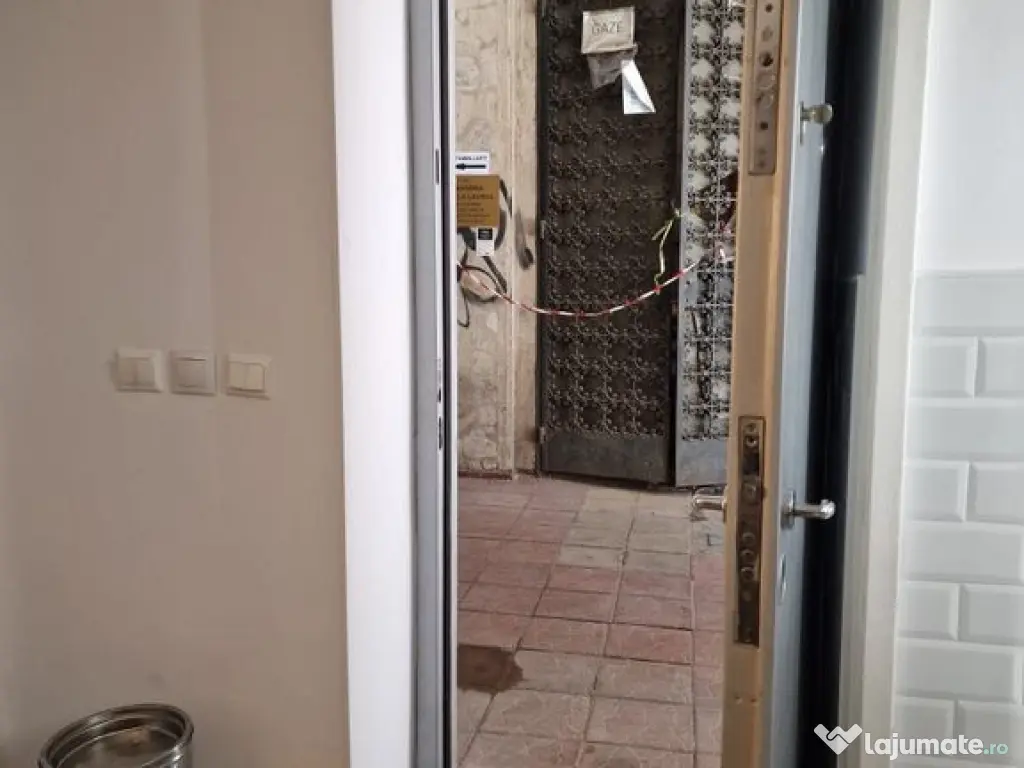 Zona Centrul Vechi Subsol Parter si Mezanin suprafata de ...