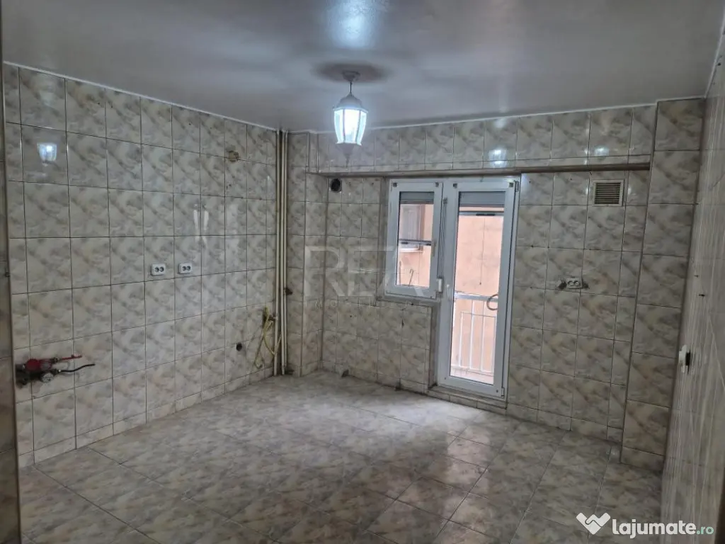 4 camere, et 3/8, SU 94 mp, bloc 1994, anvelopat/Lujerului-V