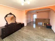 Casă / Vilă cu 8 camere de vânzare în zonă centrală... 