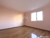 Casă / Vilă cu 8 camere de vânzare în zonă centrală... 