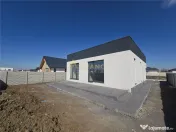 Casa individuala- 4 camere- 371mp teren- placa de beton 