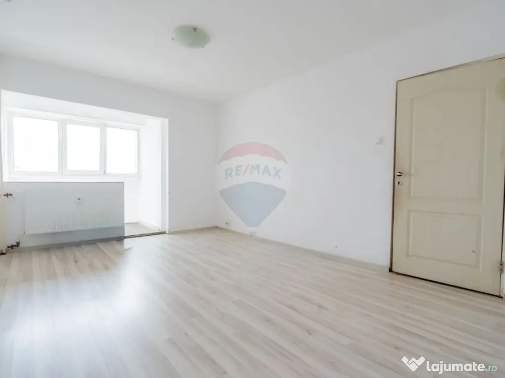 VANZARE 3 CAMERE DECOMANDAT cu VEDERE PANORAMICĂ LAC | E...