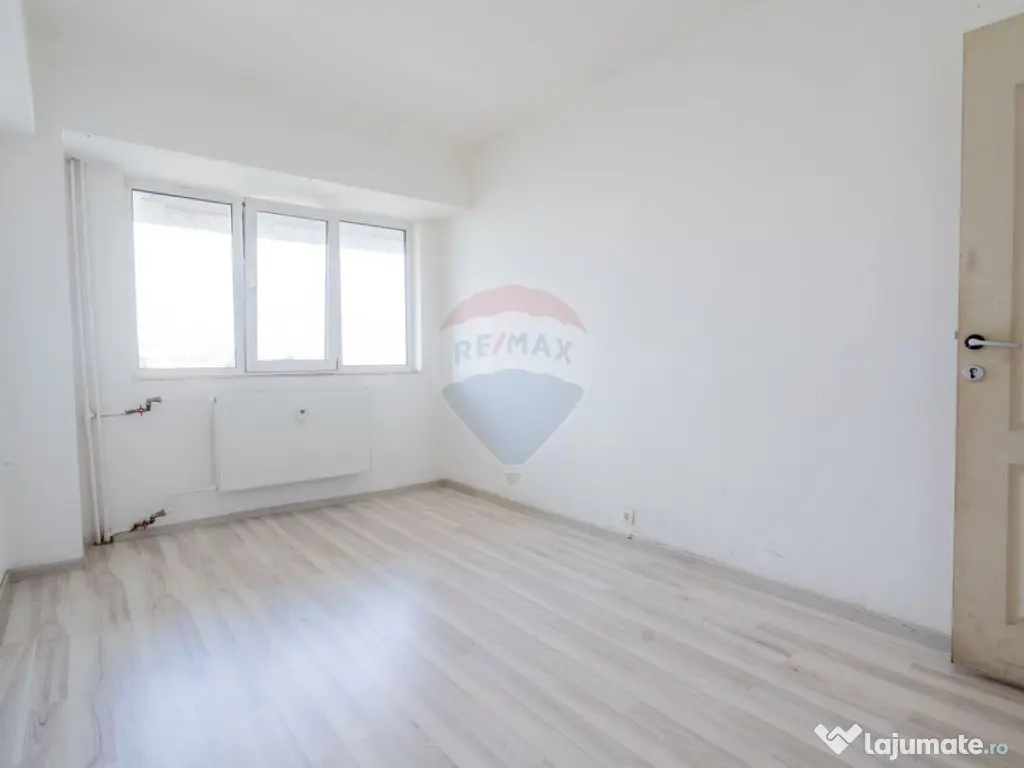 VANZARE 3 CAMERE DECOMANDAT cu VEDERE PANORAMICĂ LAC | E...