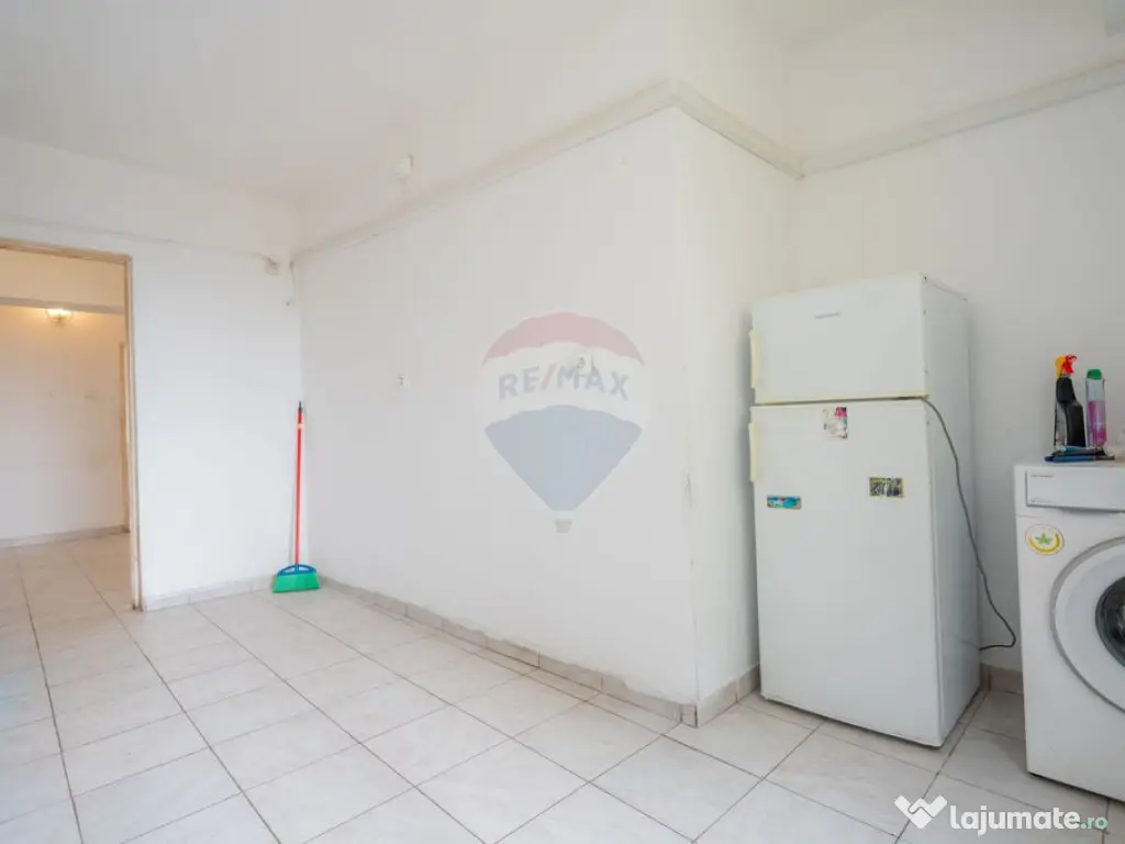 VANZARE 3 CAMERE DECOMANDAT cu VEDERE PANORAMICĂ LAC | E...