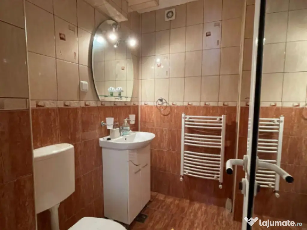 Chirie apartament 4 camere 88 mp mobilat și utilat - Centru