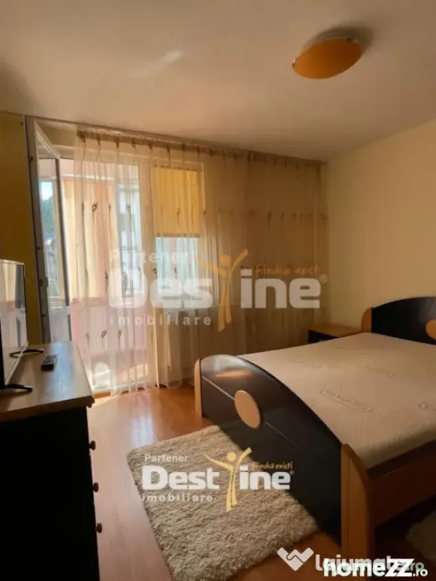 Chirie apartament 4 camere 88 mp mobilat și utilat - Centru