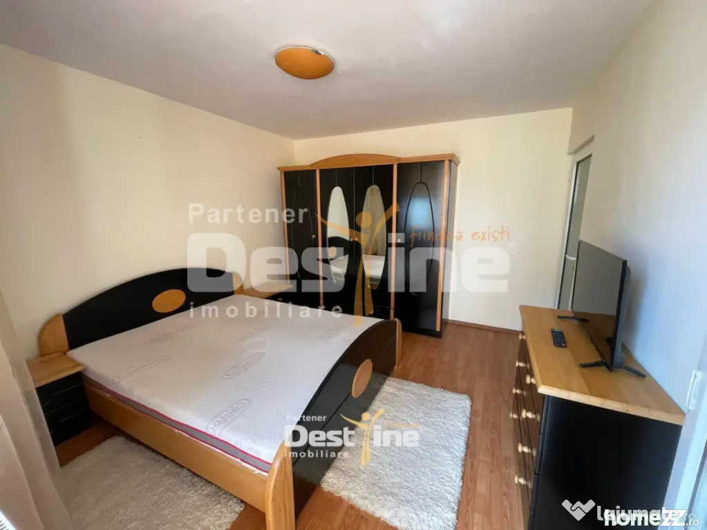 Chirie apartament 4 camere 88 mp mobilat și utilat - Centru