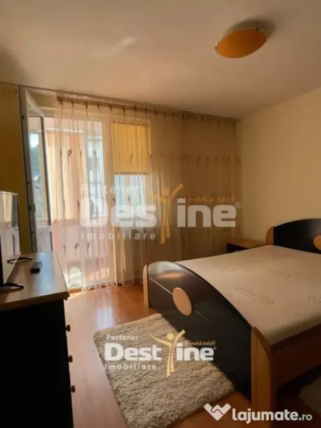 Chirie apartament 4 camere 88 mp mobilat și utilat - Centru