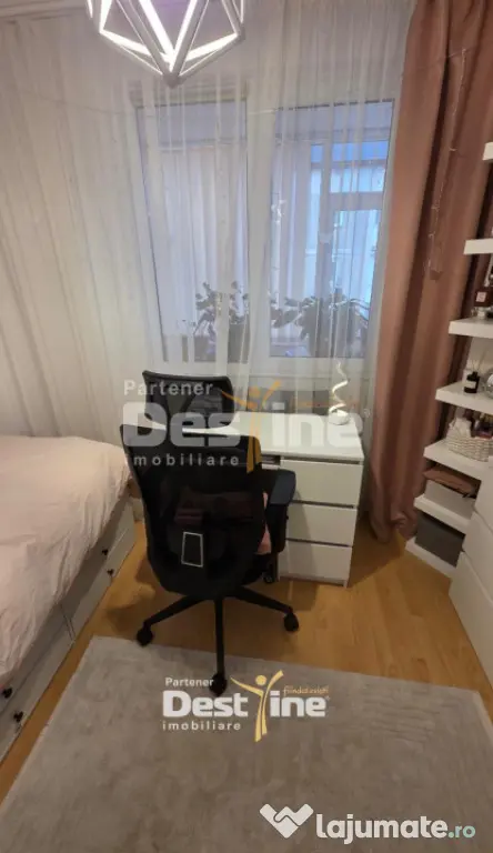 Chirie apartament 4 camere 88 mp mobilat și utilat - Centru