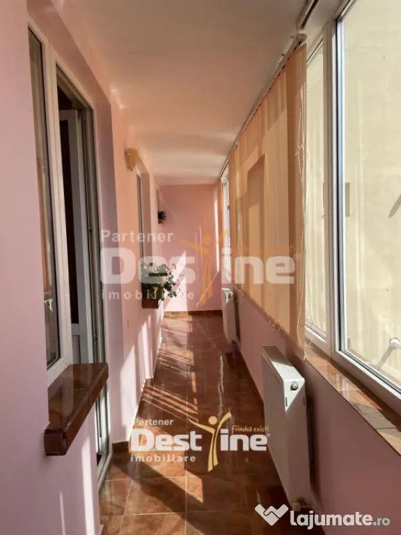 Chirie apartament 4 camere 88 mp mobilat și utilat - Centru
