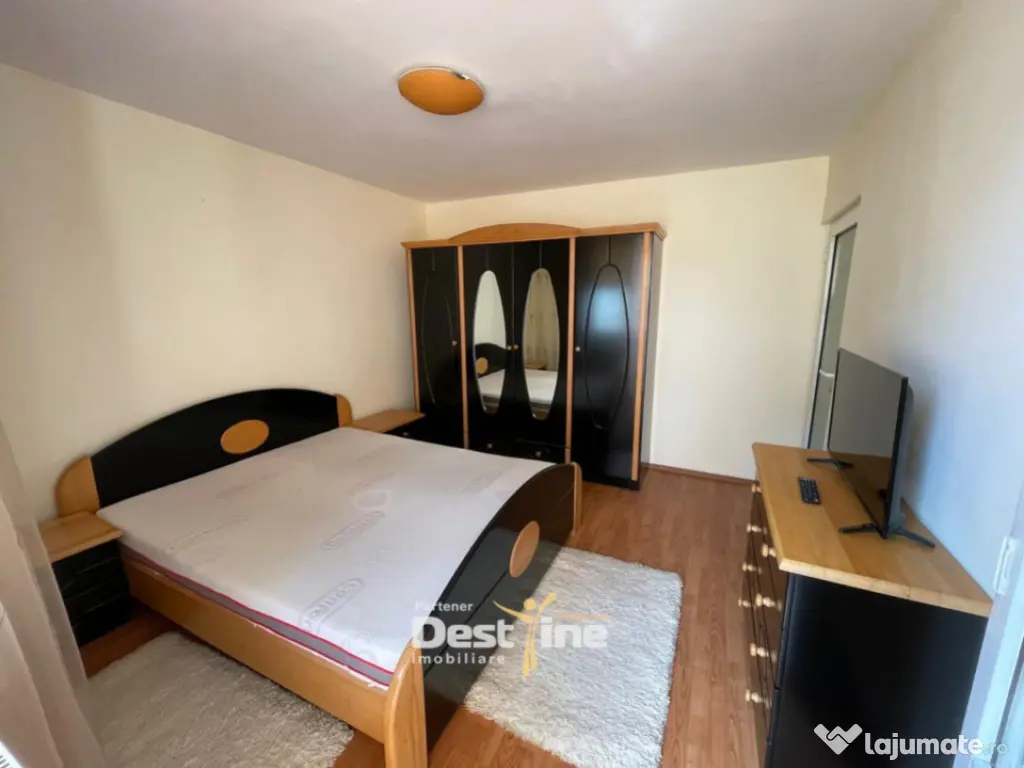 Chirie apartament 4 camere 88 mp mobilat și utilat - Centru