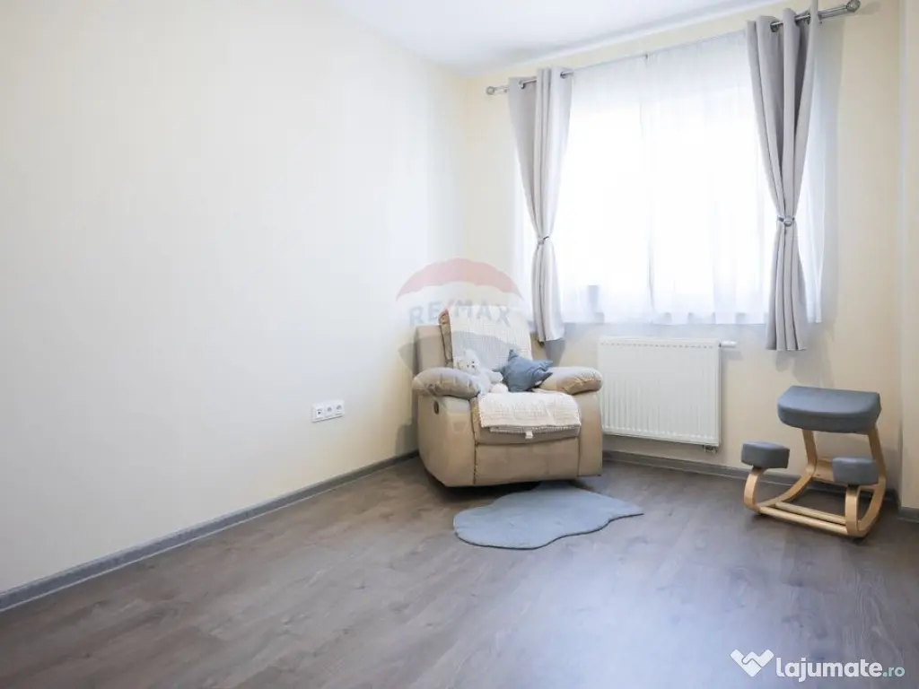 Apartament 3 camere tip duplex cu parcare si boxa la Maur...