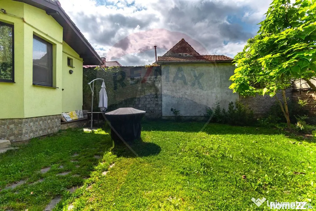 CASA 4 CAMERE SINGURA IN CURTE RENOVATA| BECI |STR. MIRAS... - Brasov (Brasov)