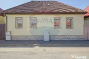 CASA 4 CAMERE SINGURA IN CURTE RENOVATA| BECI |STR. MIRAS...