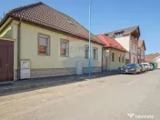 COMISION 0%! CASA SINGURA IN CURTE RENOVATA |STRADA MIRAS... 