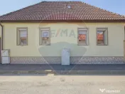 COMISION 0%! CASA SINGURA IN CURTE RENOVATA |STRADA MIRAS... 