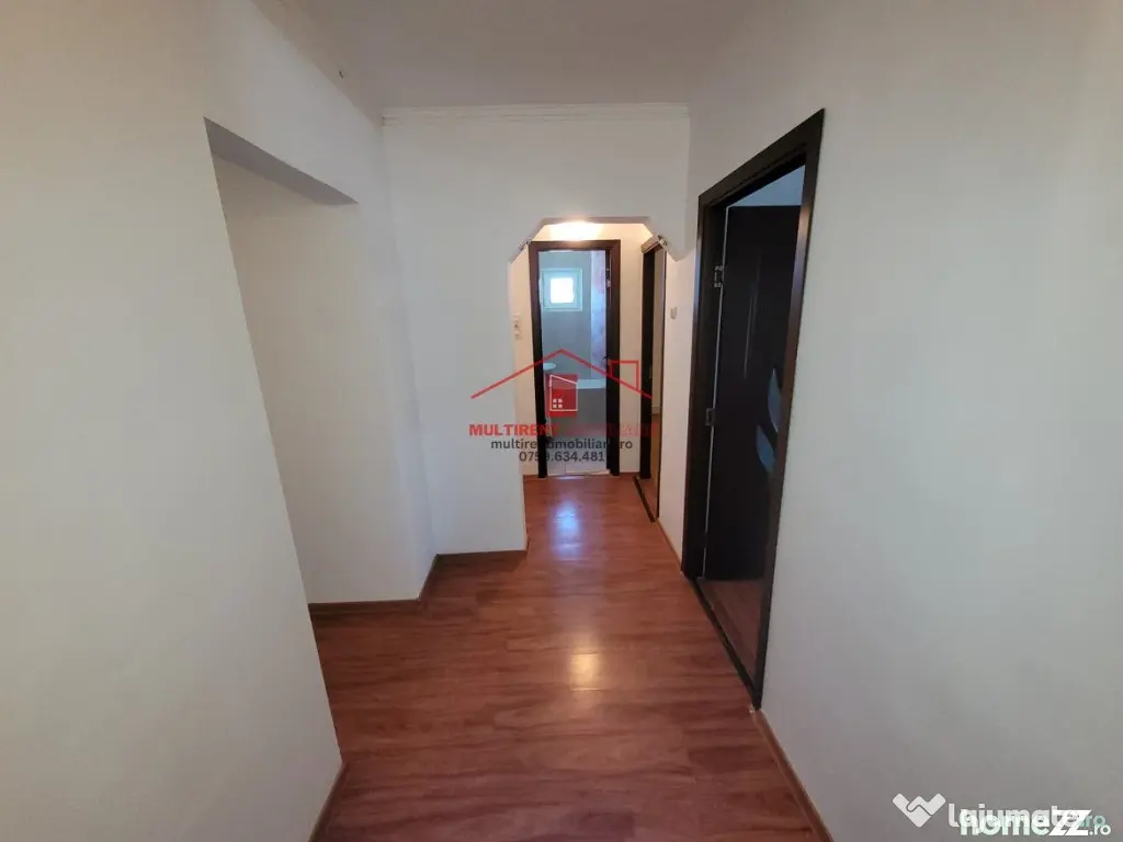 Apartament 3 camere cu centrala pe gaz !