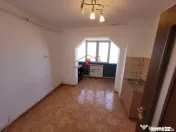 Apartament 3 camere cu centrala pe gaz !