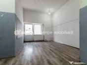Locuință și Business pe Str. L. Blaga, Arad, Spațiu +... 