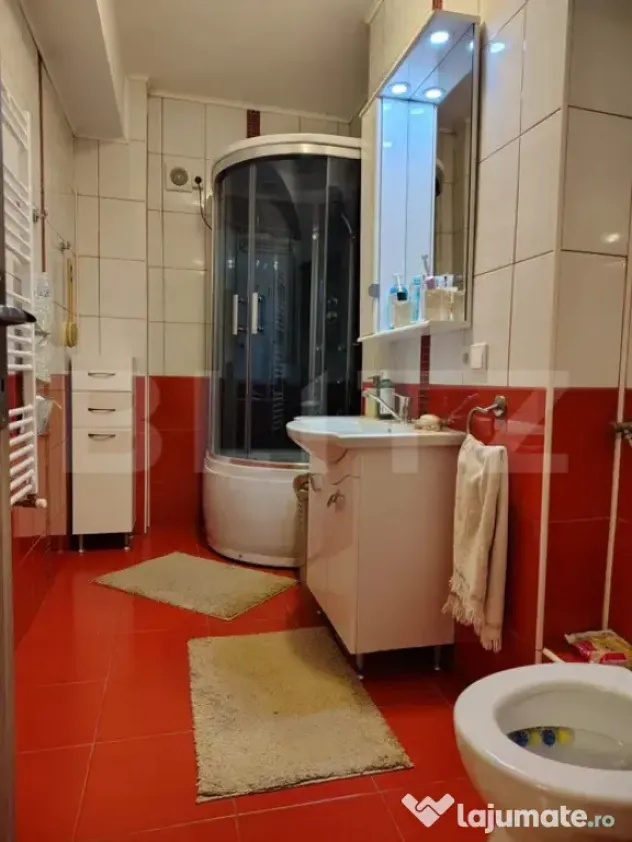 Apartament cu 2 camere, 60 mp, parcare subterana, zona Dambu
