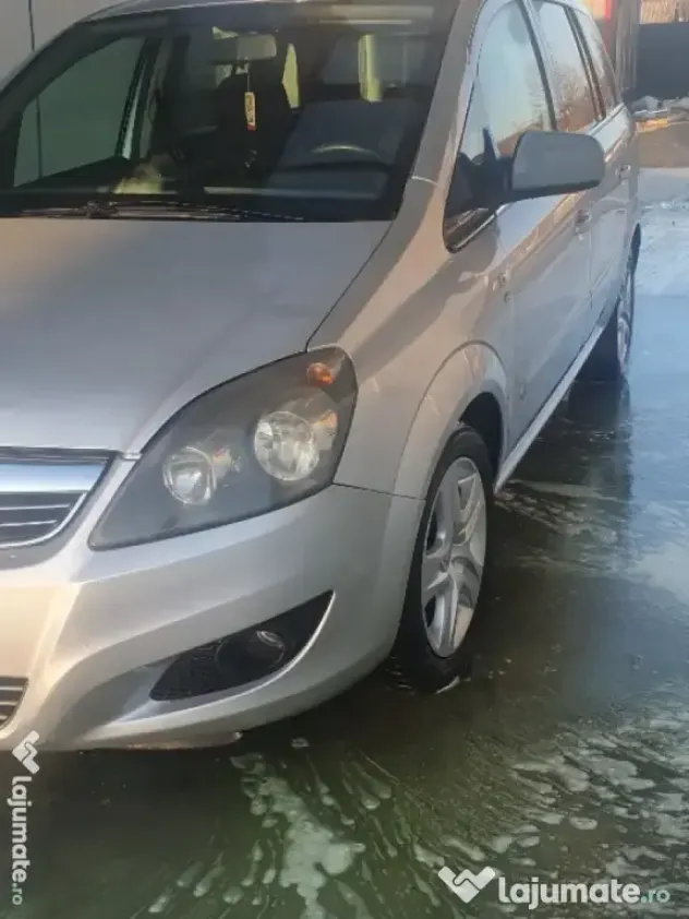 Opel zafira autoturism