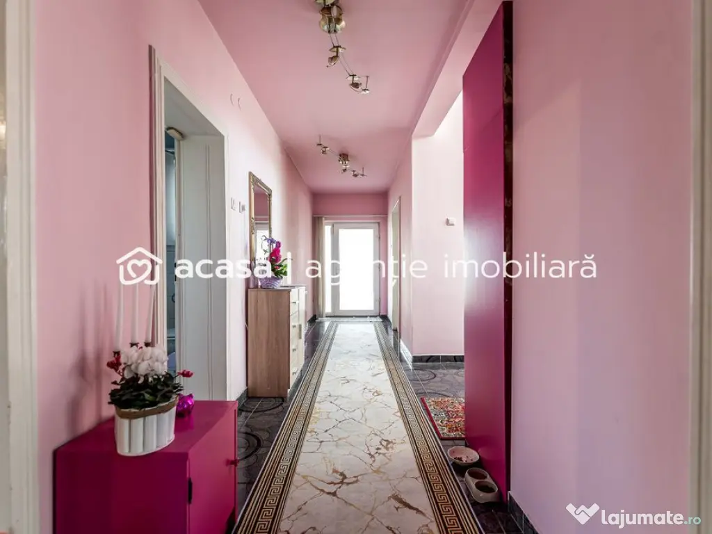 Casă spațioasă în mijlocul orasului, Str. Constantin ...