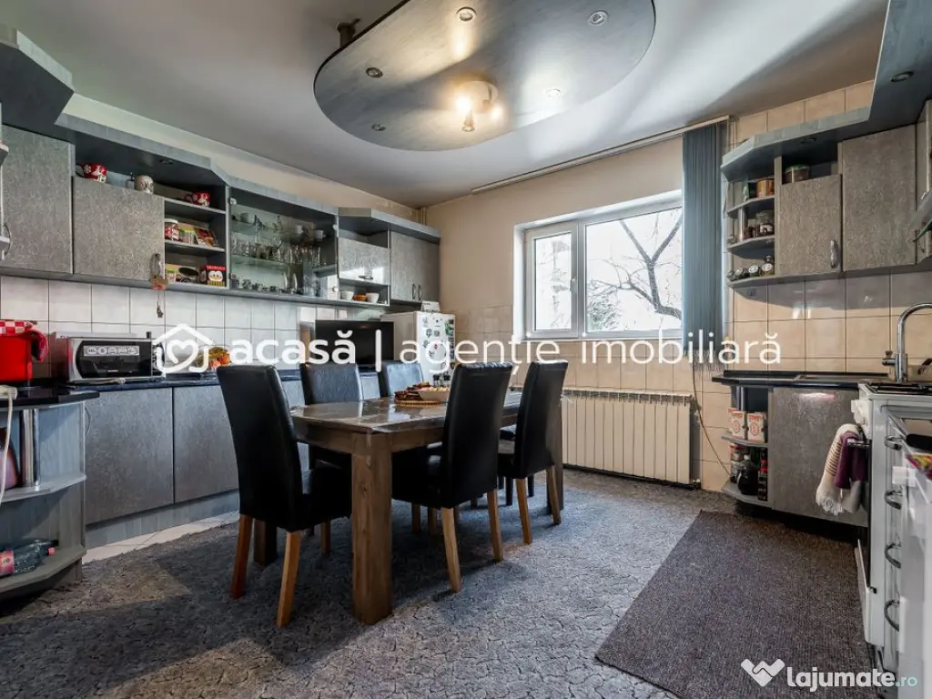 Casă spațioasă în mijlocul orasului, Str. Constantin ...