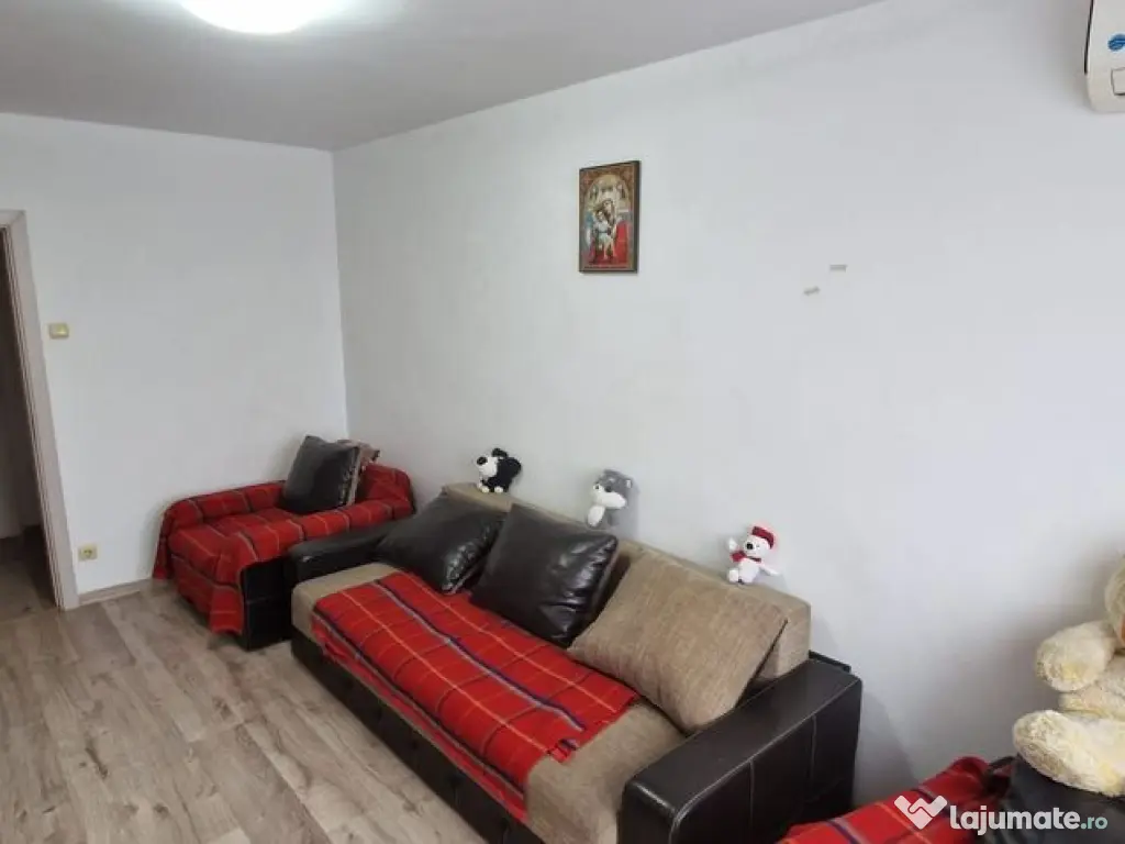 Doua camere in zona sediu politie.