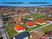 Casă cu 4 camere de vânzare 