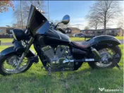 Motocicleta Honda vt750