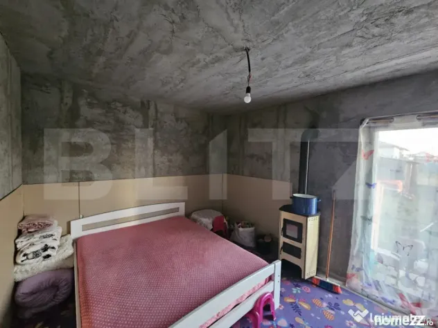 Casa la rosu, P+M, 120 mpu, teren 800 mp, zona Simnicu de su - Simnicu De Sus (Dolj)