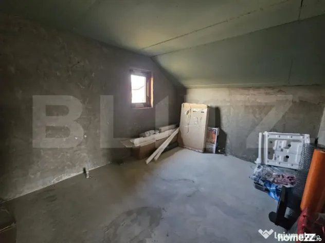Casa la rosu, P+M, 120 mpu, teren 800 mp, zona Simnicu de su - Simnicu De Sus (Dolj)