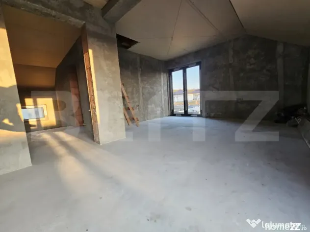 Casa la rosu, P+M, 120 mpu, teren 800 mp, zona Simnicu de su - Simnicu De Sus (Dolj)