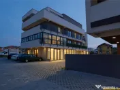 Spatiu comercial, 100 mp, 3 cai de acces, curent trifazic,Tr 