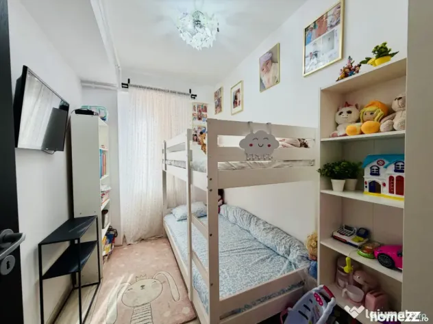 Super apartament 3 camere utilat și mobilat complet zona li