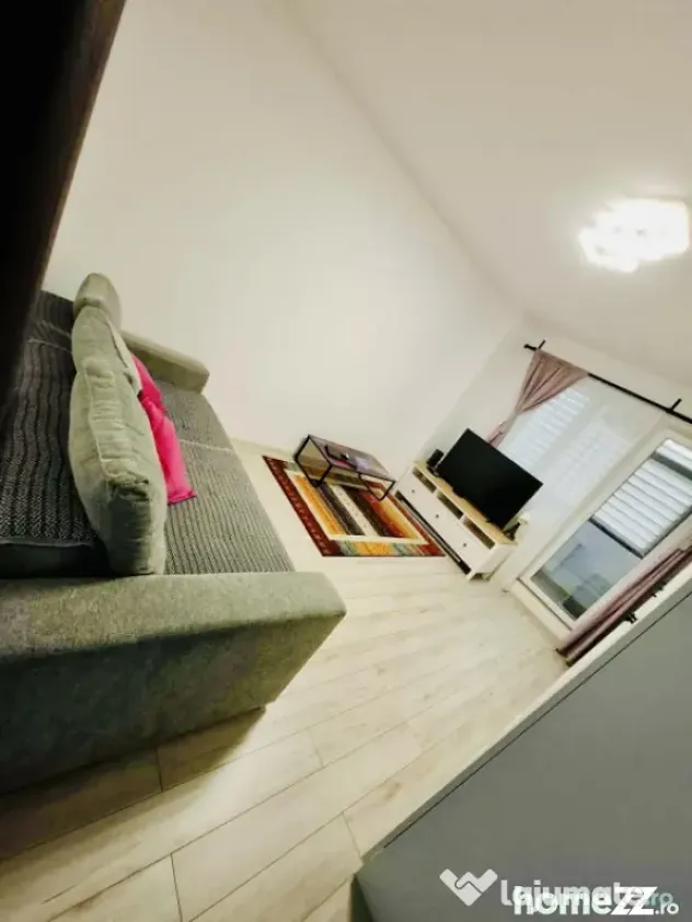 Super apartament 3 camere utilat și mobilat complet zona li