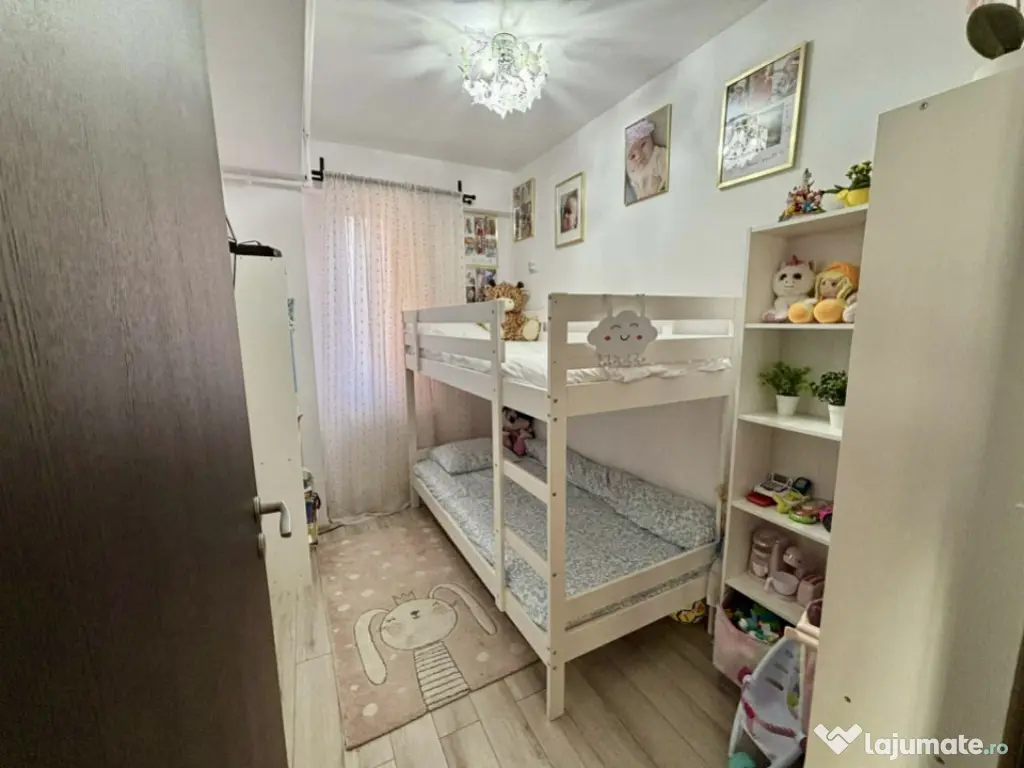 Super apartament 3 camere utilat și mobilat complet zona li