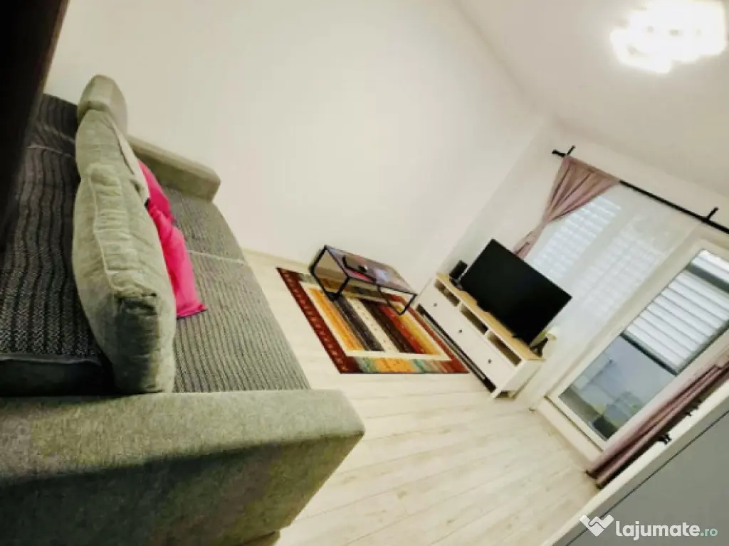 Super apartament 3 camere utilat și mobilat complet zona li