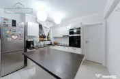 Vila moderna cu 4 camere, zona Westfield, Arad 