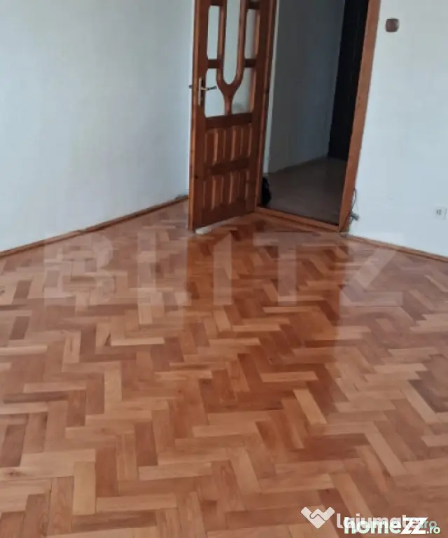Apartament 2 camere, decomadat, zona Republicii - Targu Jiu (Gorj)