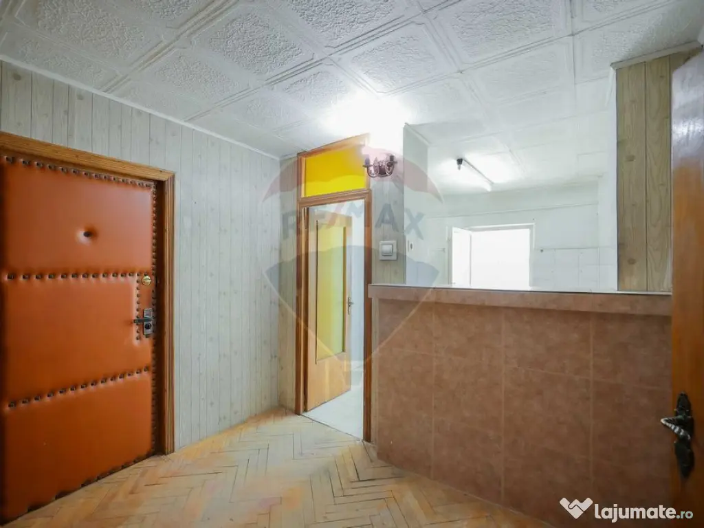 De vânzare – Apartament 2 camere, parter înalt, tripl...