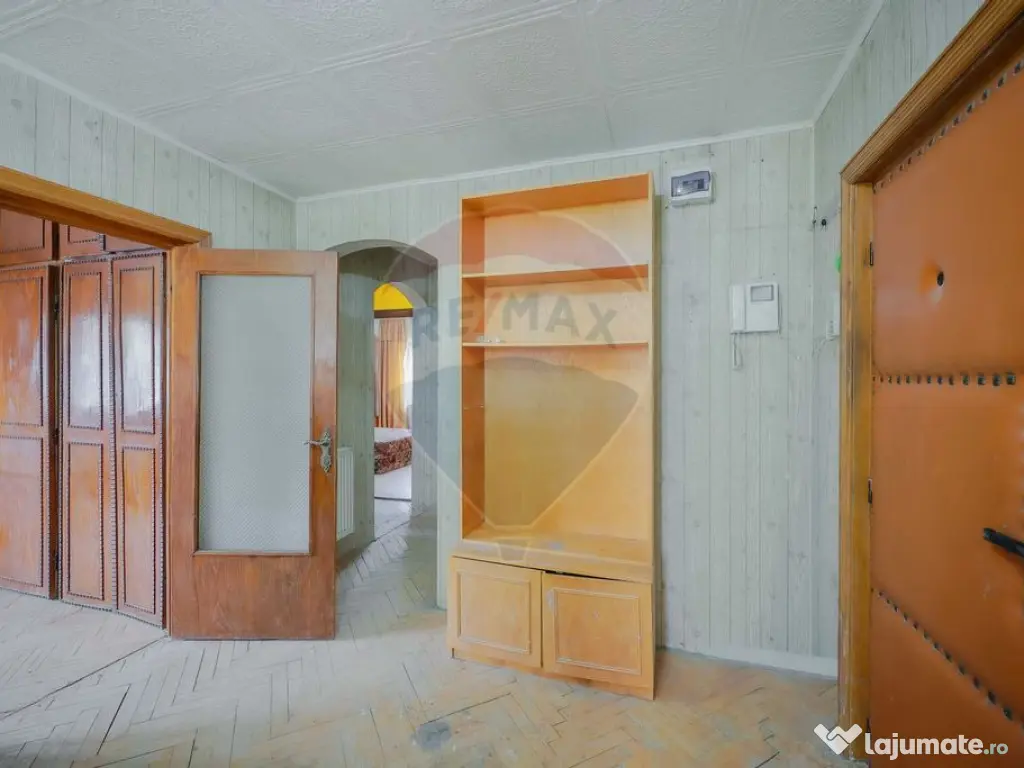 De vânzare – Apartament 2 camere, parter înalt, tripl...