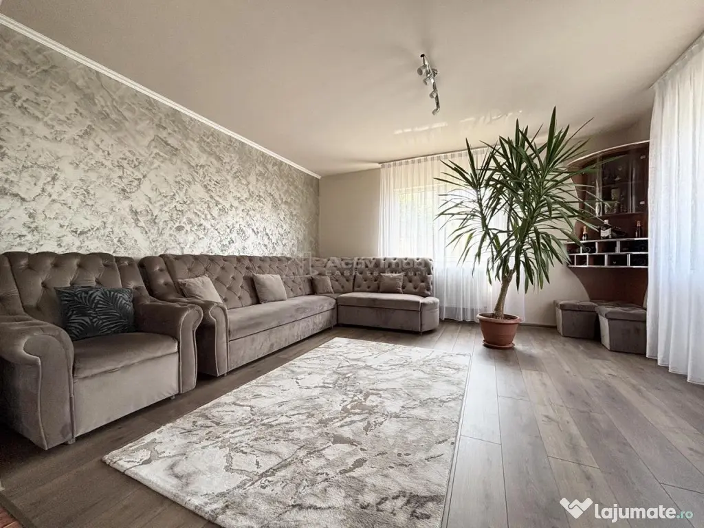 Casa - Vila - str. Piatra Craiului