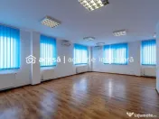 Clădire de birouri cu 12 parcări în incintă privată,... 